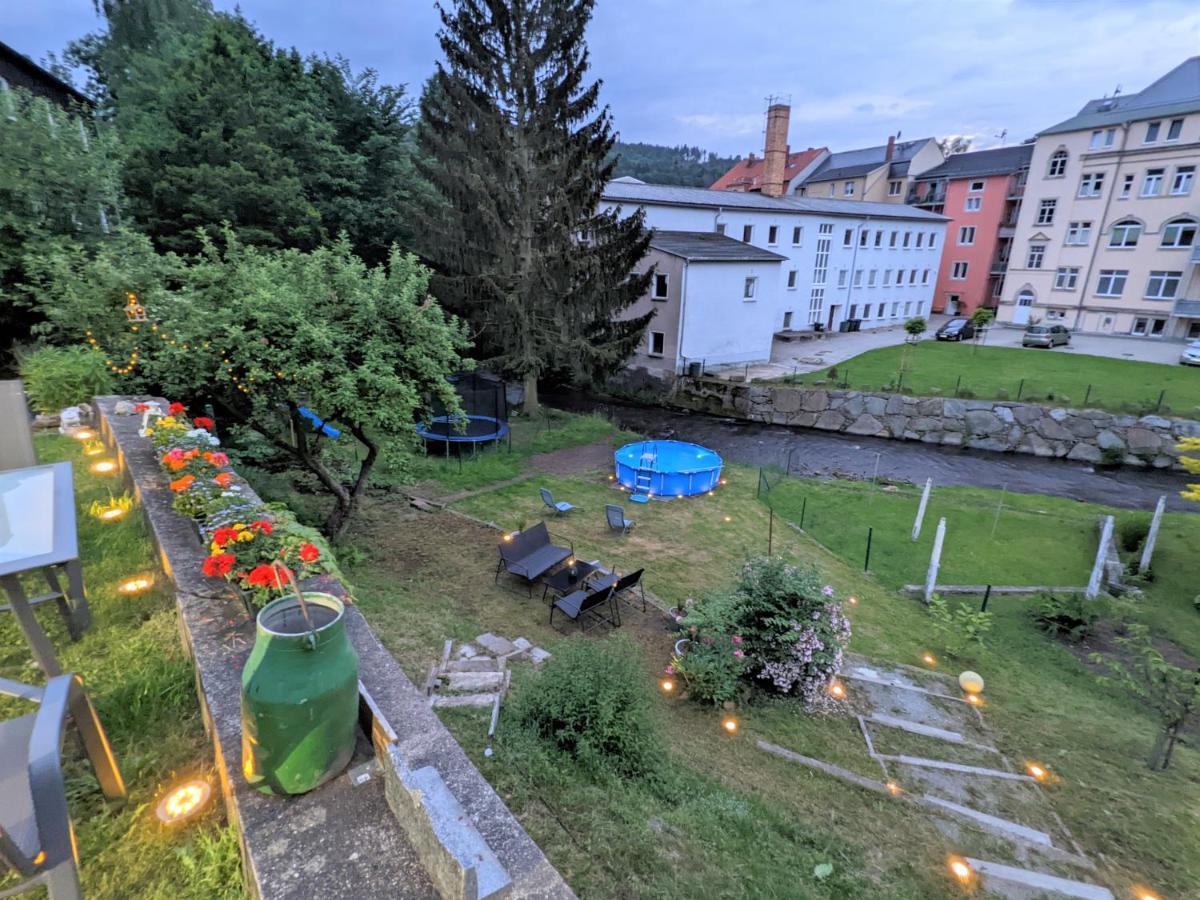 Urlaubstraum Mit Pool, Terrasse & Fluss Im Garten - Ut Apartman Sebnitz Kültér fotó