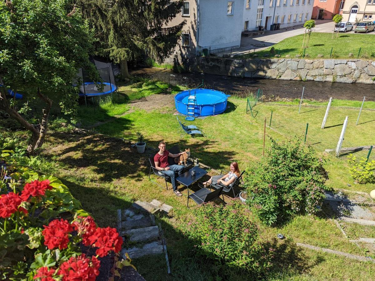 Urlaubstraum Mit Pool, Terrasse & Fluss Im Garten - Ut Apartman Sebnitz Kültér fotó