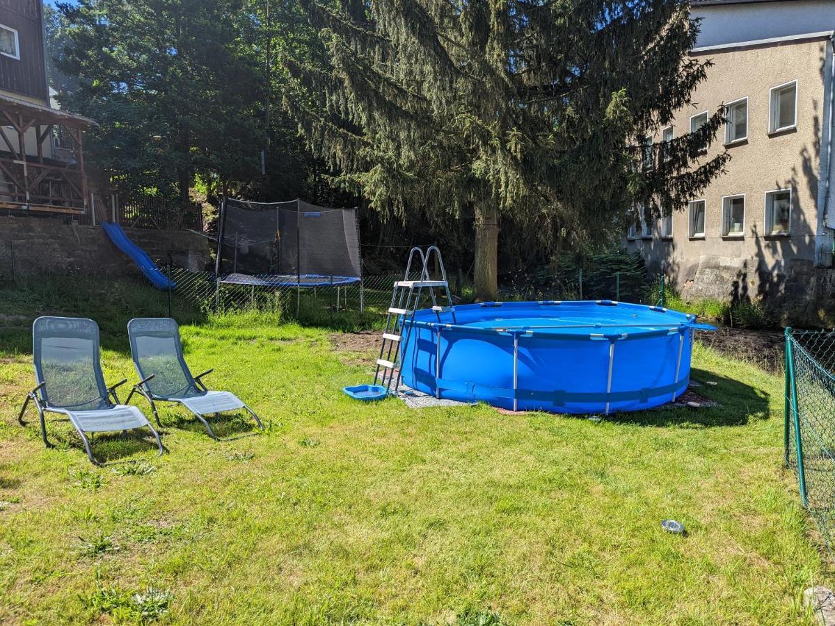 Urlaubstraum Mit Pool, Terrasse & Fluss Im Garten - Ut Apartman Sebnitz Kültér fotó